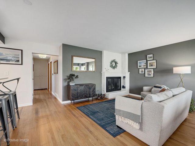715 Crest Street, Wheaton, IL 60189