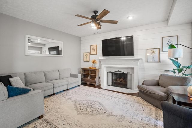 2034 Wedgewood Lane, Hebron, KY 41048