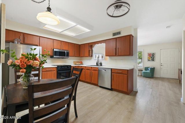 2064 S FARNSWORTH Drive 93, Mesa, AZ 85209