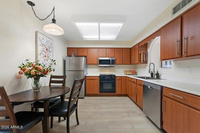 2064 S FARNSWORTH Drive 93, Mesa, AZ 85209