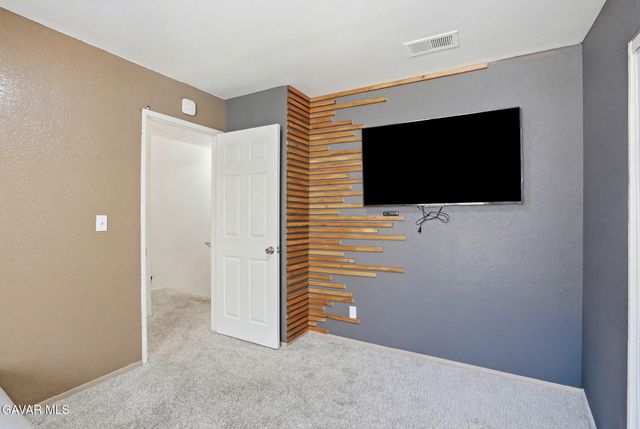 1340 W Avenue J4, Lancaster, CA 93534