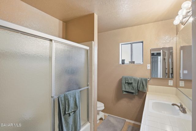 1340 W Avenue J4, Lancaster, CA 93534