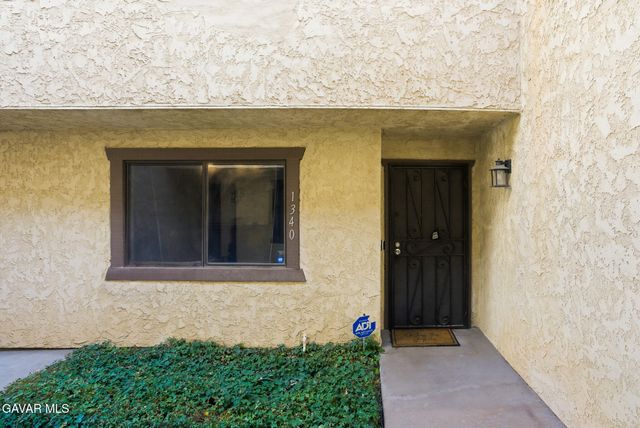 1340 W Avenue J4, Lancaster, CA 93534