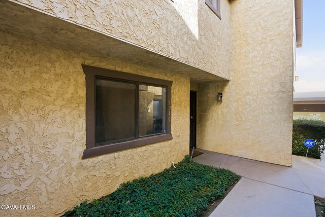 1340 W Avenue J4, Lancaster, CA 93534