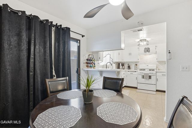 1340 W Avenue J4, Lancaster, CA 93534