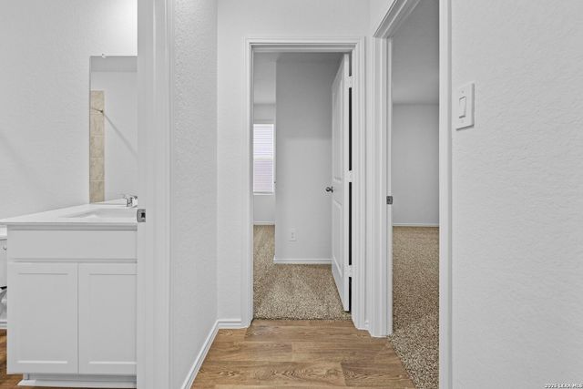 16071 Mahogany Way, Elmendorf, TX 78112
