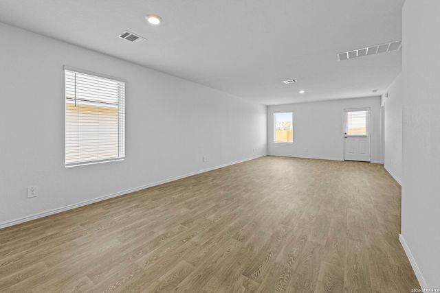 16071 Mahogany Way, Elmendorf, TX 78112