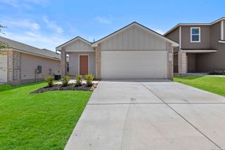 16071 Mahogany Way, Elmendorf, TX 78112