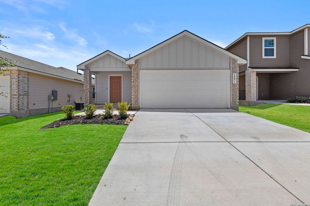 16071 Mahogany Way, Elmendorf, TX 78112