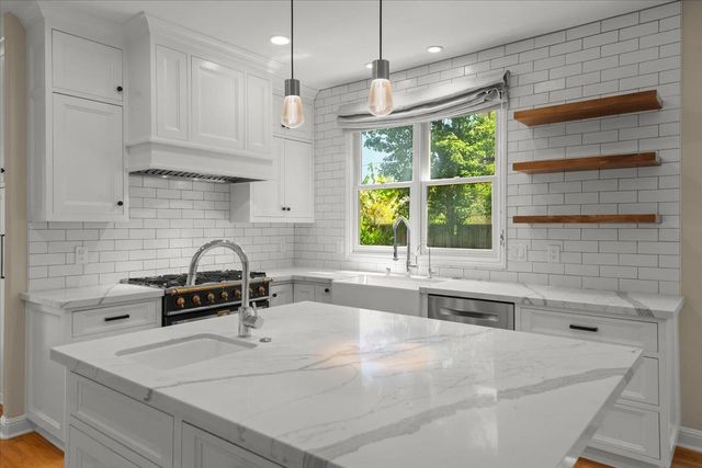 17506 Vineland Avenue, Monte Sereno, CA 95030