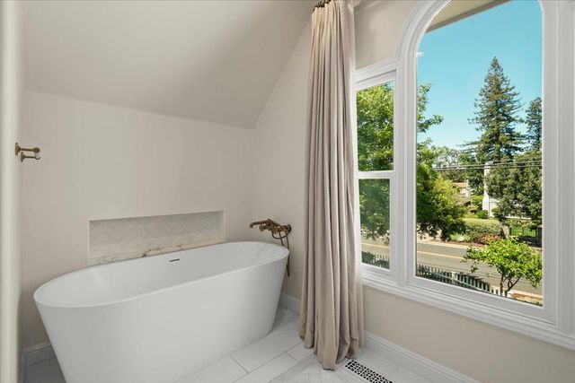 17506 Vineland Avenue, Monte Sereno, CA 95030