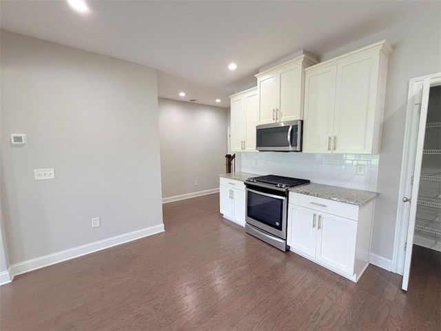 860 Westmoreland Circle NW, Atlanta, GA 30318