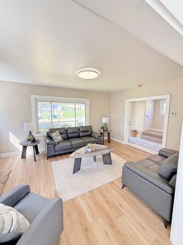 224 Fourth St, Mcdonald, PA 15057