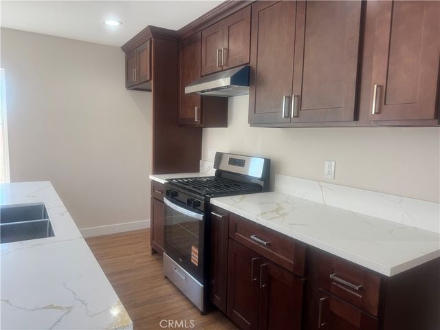 7661 El Rovia, Buena Park, CA 90620