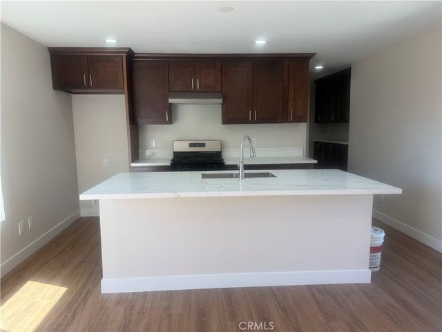 7661 El Rovia, Buena Park, CA 90620