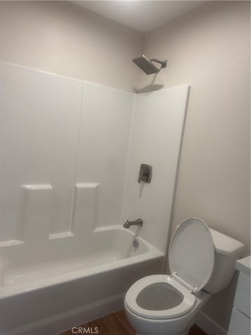 7661 El Rovia, Buena Park, CA 90620