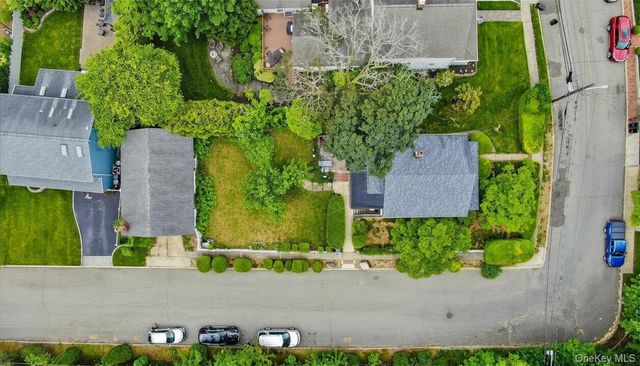49 Clinton Avenue, Huntington, NY 11743
