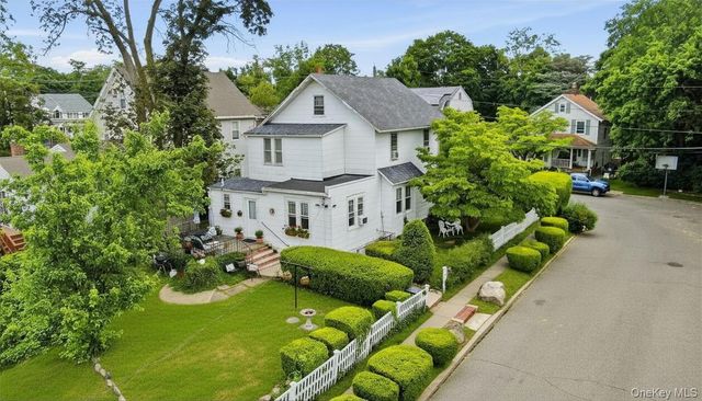 49 Clinton Avenue, Huntington, NY 11743