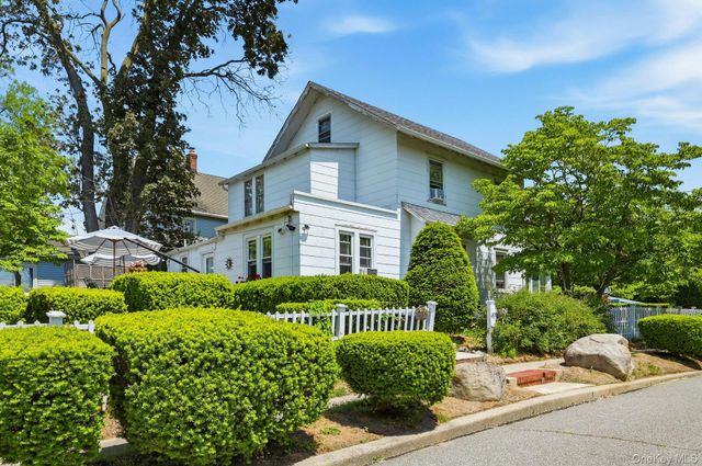 49 Clinton Avenue, Huntington, NY 11743
