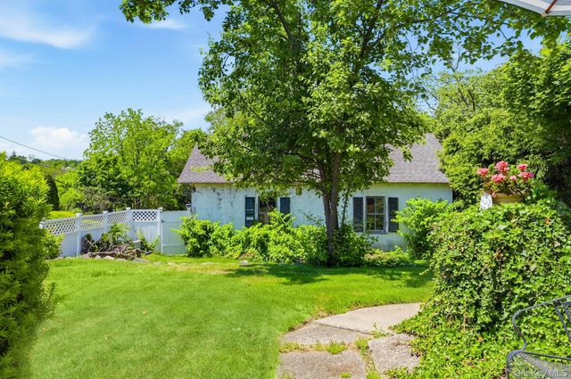 49 Clinton Avenue, Huntington, NY 11743