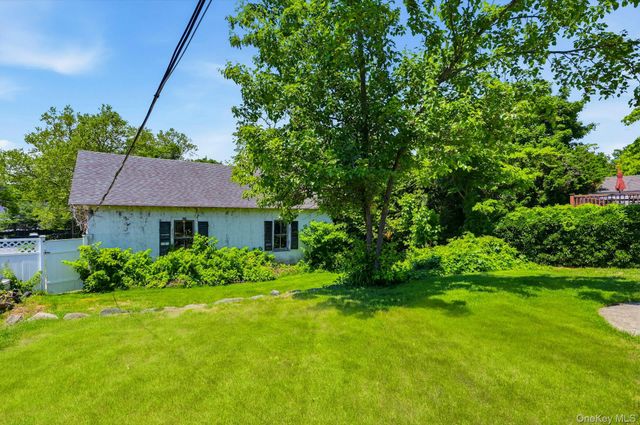 49 Clinton Avenue, Huntington, NY 11743