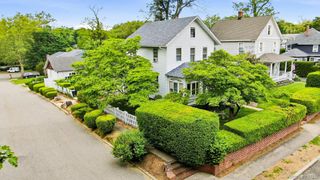 49 Clinton Avenue, Huntington, NY 11743