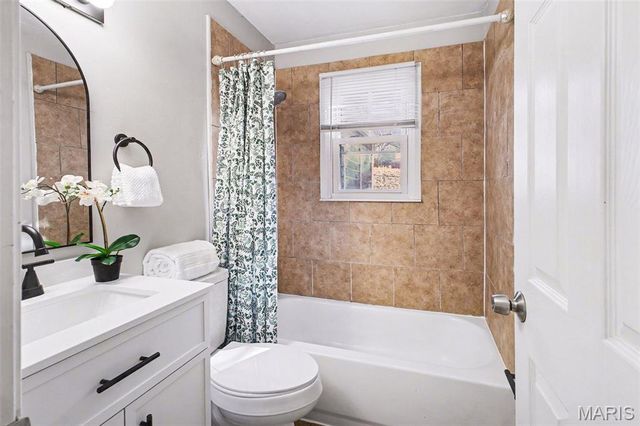 10454 Coburg Lands Drive, St Louis, MO 63137