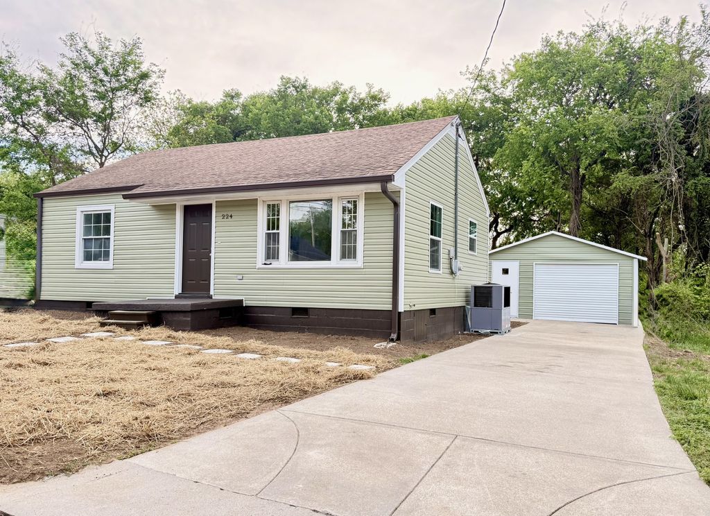 224 Hardison Ave, Lewisburg, TN 37091