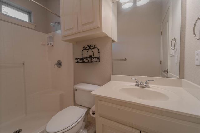 19013 Venture DR, Point Venture, TX 78645