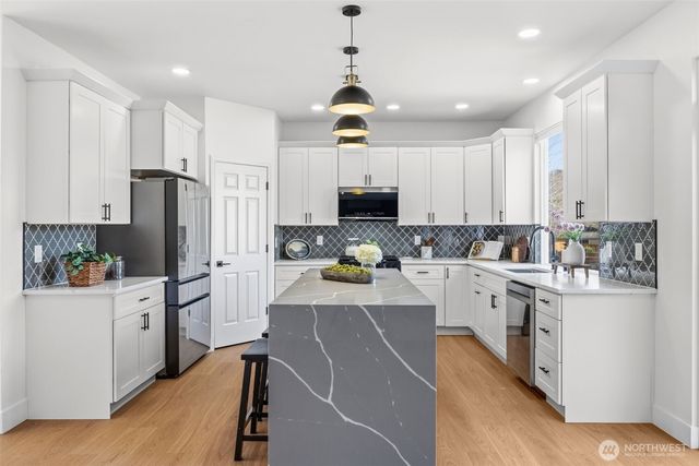 24329 119th Avenue SE, Kent, WA 98030