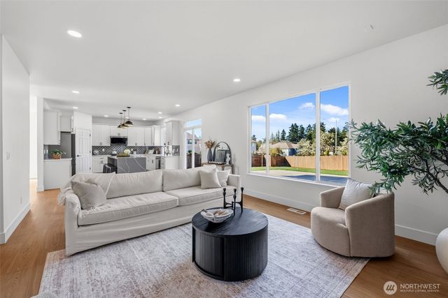 24329 119th Avenue SE, Kent, WA 98030