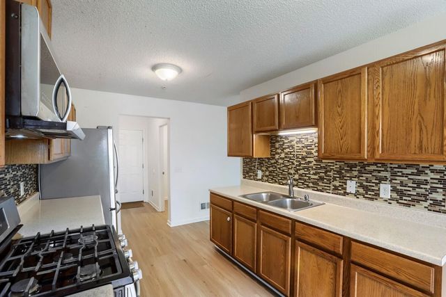 4903 Hamlet Avenue N, Oakdale, MN 55128
