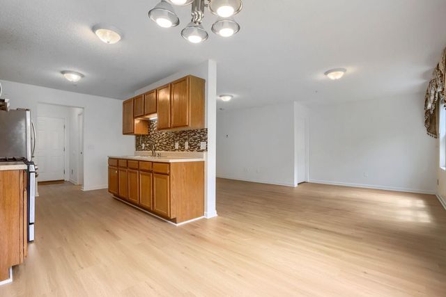 4903 Hamlet Avenue N, Oakdale, MN 55128