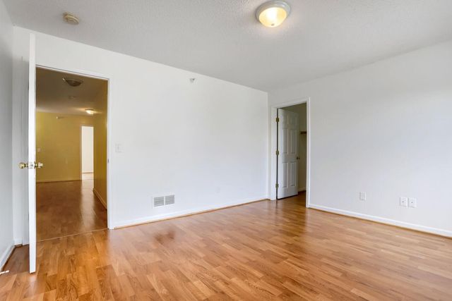 4903 Hamlet Avenue N, Oakdale, MN 55128