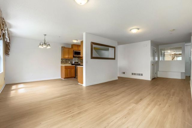 4903 Hamlet Avenue N, Oakdale, MN 55128