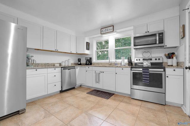 619 Graycroft Drive, Huntsville, AL 35802