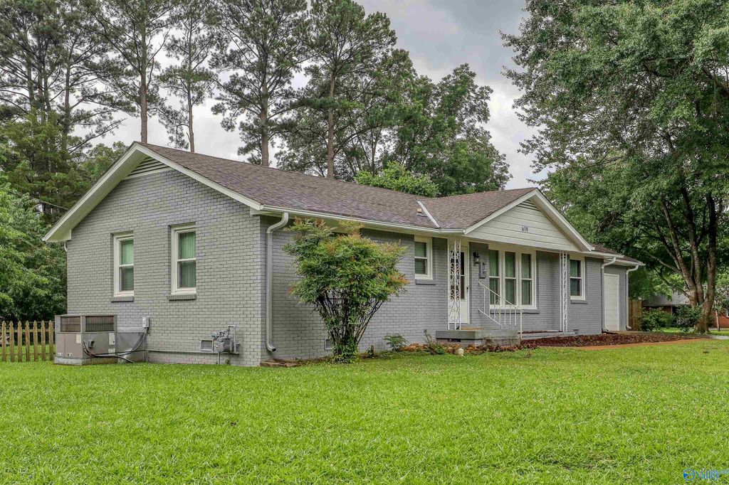 619 Graycroft Drive, Huntsville, AL 35802