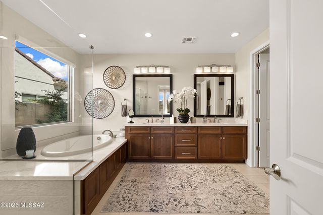 61369 E Limestone Street, Oracle, AZ 85623