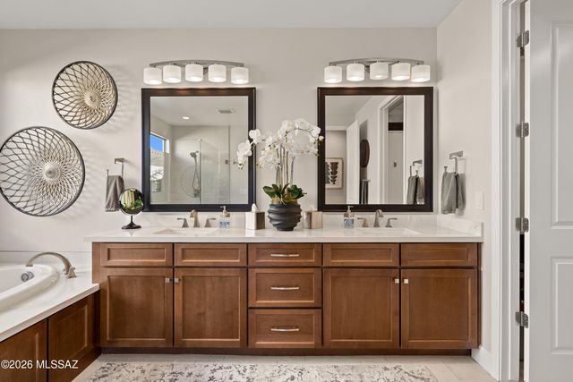 61369 E Limestone Street, Oracle, AZ 85623