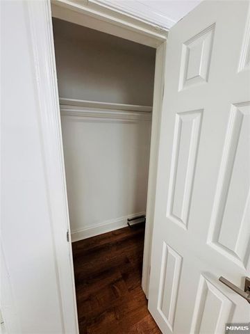 23 Valley Place, Edgewater, NJ 07020