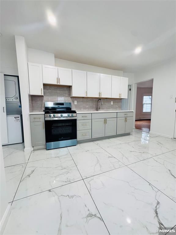 23 Valley Place, Edgewater, NJ 07020