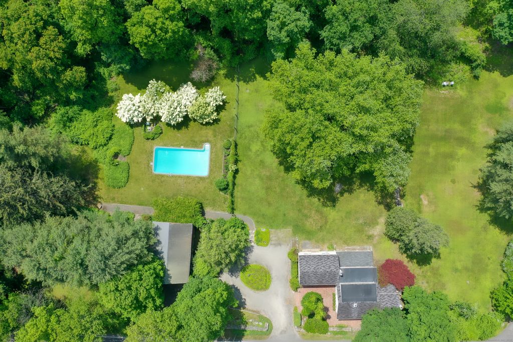 708 L Ponus Ridge, New Canaan, CT 06840