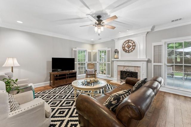 1374 Pembridge Trace NW, Kennesaw, GA 30152