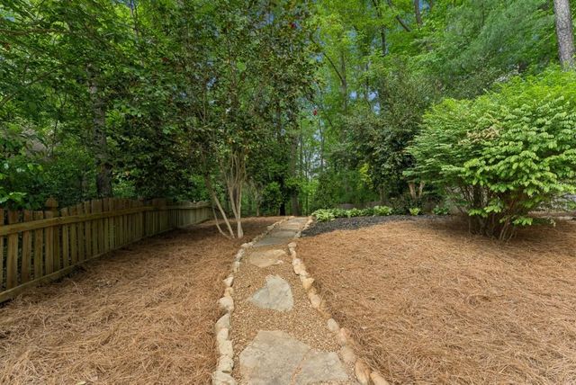 1374 Pembridge Trace NW, Kennesaw, GA 30152