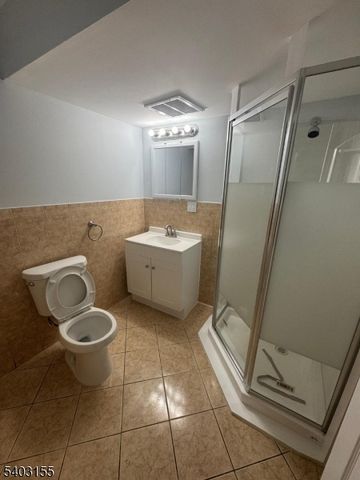 1057 Bond St, Elizabeth City, NJ 07201