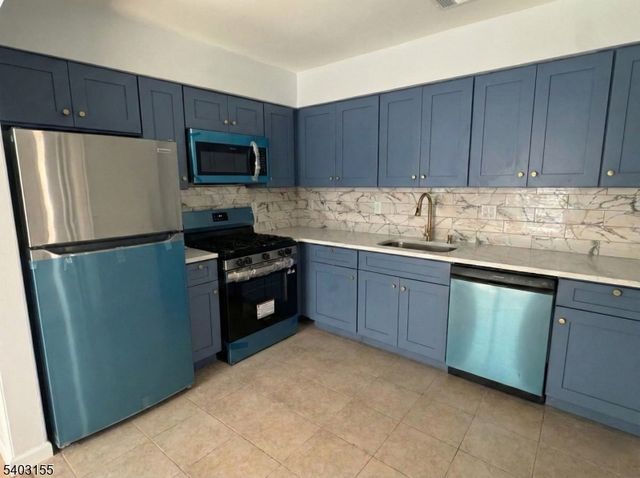 1057 Bond St, Elizabeth City, NJ 07201