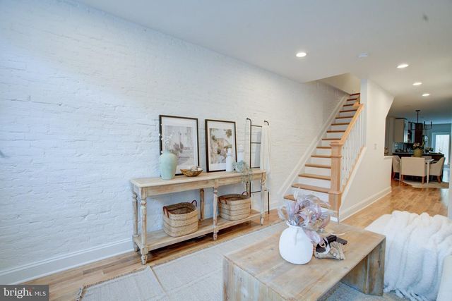 821 S CURLEY ST, Baltimore, MD 21224