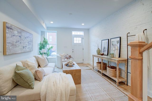821 S CURLEY ST, Baltimore, MD 21224