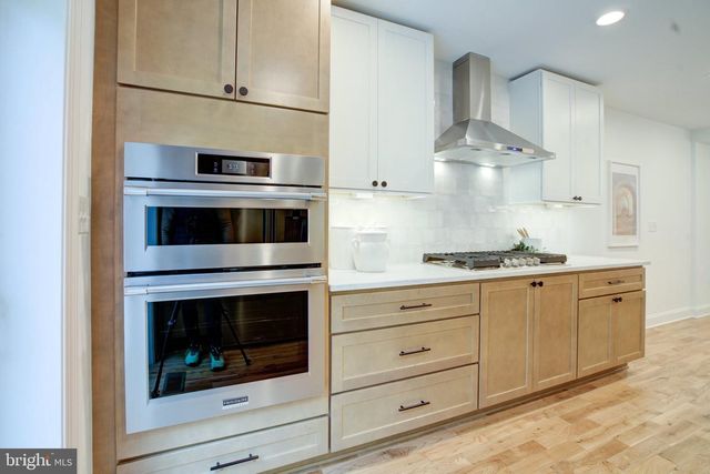 821 S CURLEY ST, Baltimore, MD 21224