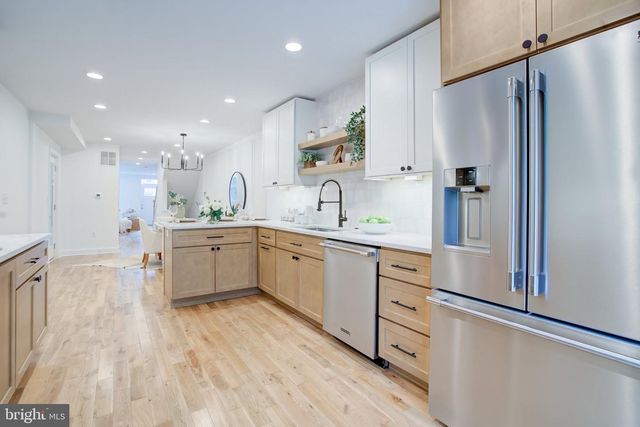 821 S CURLEY ST, Baltimore, MD 21224
